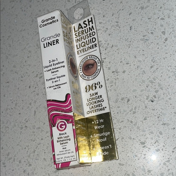 Black Liquid Eyeliner - Picture 3 of 5